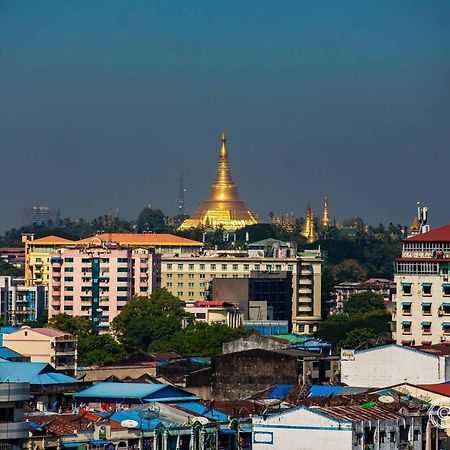 City Hotel Yangon Exteriör bild