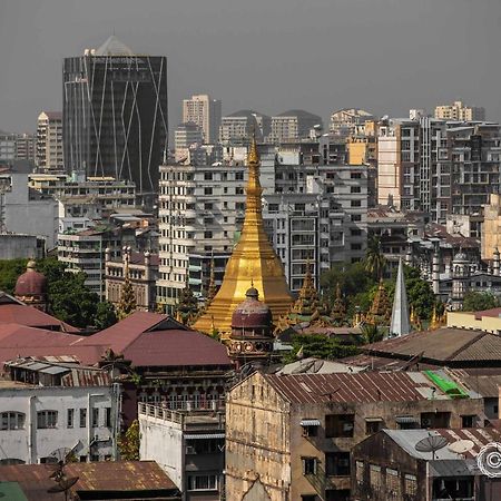 City Hotel Yangon Exteriör bild